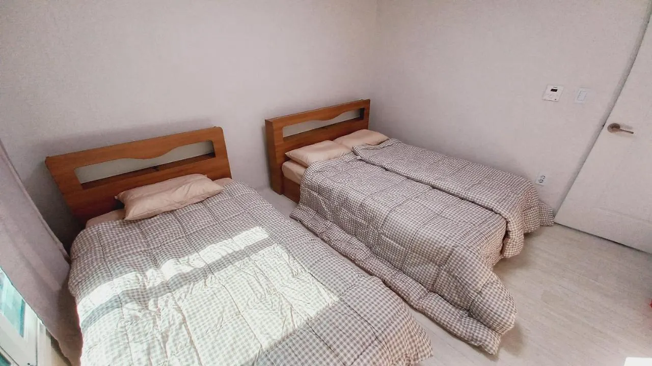 Woodland Apartment - For Foreigners Only Сеул Южная Корея
